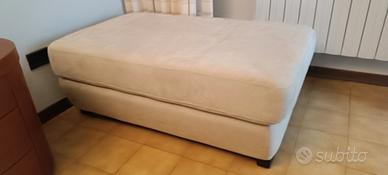 Poggiapiedi con contenitore 