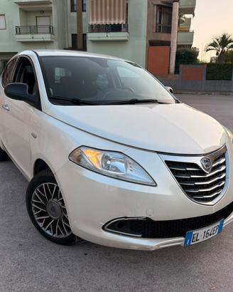 Lancia Ypsilon 1.2 69 CV 5 porte GPL Ecochic Gold 