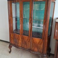 Vetrinetta e comò Chippendale