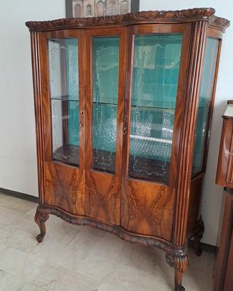 Vetrinetta e comò Chippendale