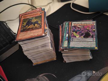 Lotto di circa 350 carte Yu-Gi-Oh! da vari set