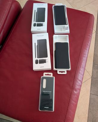 Tre cover per Samsung Galaxy Z Fold 3