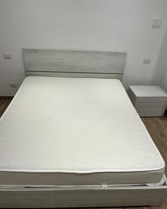 Set letto matrimoniale +comodini Mondo Convenienza