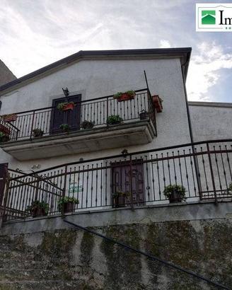 Appartamento di 100 m² con 4 locali e box auto a P