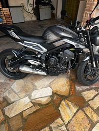 Triumph street triple 765