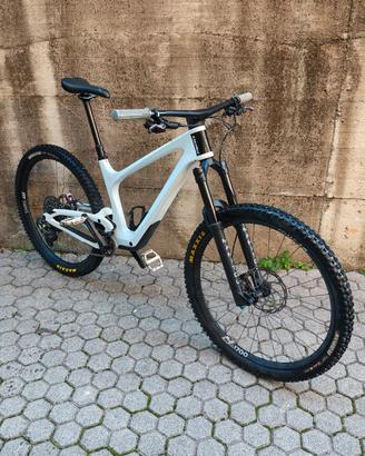 Bold Linkin custom tg. L
