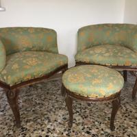 2 poltroncine con pouf