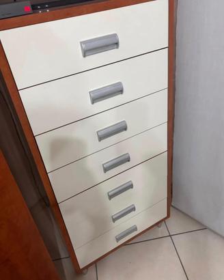 Cassettiera