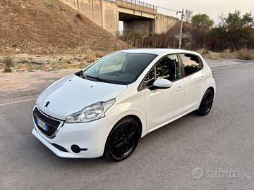PEUGEOT 208 1.4 DIESEL 68CV PERFETTE CONDIZIONI