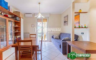 TRILOCALE CON BALCONE