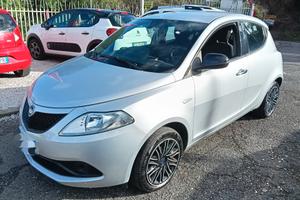 Lancia Ypsilon 1.2 69 CV 5 porte S&S Gold