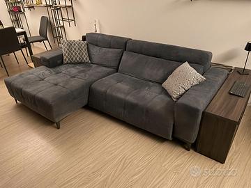 Divano 260x160 motorizzato, in alcantara