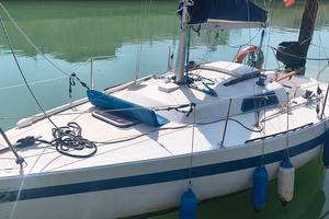 barca a vela cabinato 6 metri pronta all’uso