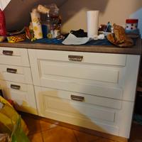 Cucina con elettrodomestici (già smontata)