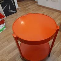tavolino arancione con rotelle-plastica anni 60/70