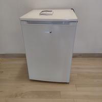 Surgelatore verticale comfee RCU119WH2