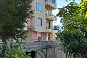 Apparramenti garage cantine