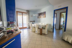 TRILOCALE CON TERRAZZO E GARAGE