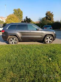 JEEP OVERLAND GRAND CHEROKEE