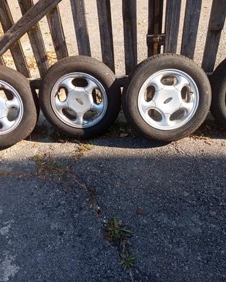 4 gomme Ford Fiesta 