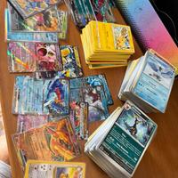 Scatola con circa 500 carte pokemon