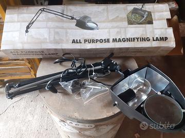 Lampada con lente da ingrandimento