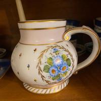 Brocca decorata a mano