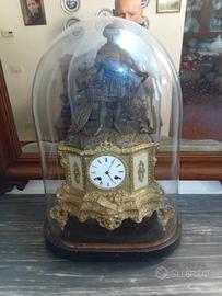 orologio antico  con campana di vetro soffiato