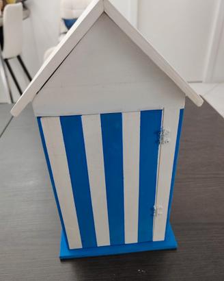 Cabina da spiaggia stile francese con porta-taglio