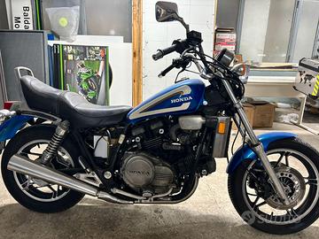 Honda VF 750 SI VENDE A RICAMBI
