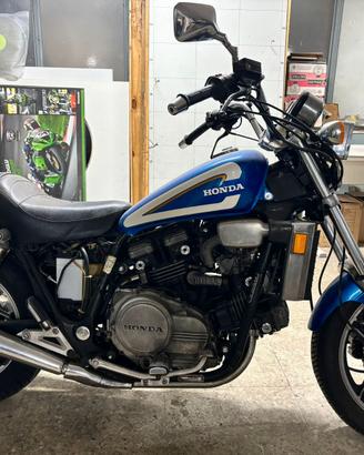 Honda VF 750 SI VENDE A RICAMBI