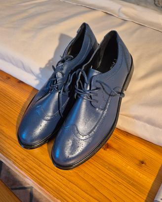 Scarpe basse colore blu con suola in gomma
