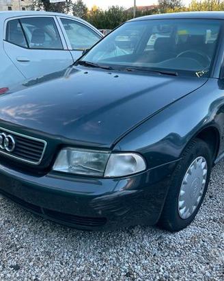 Ricambi usati per Audi A4 1.8 benz del 1995