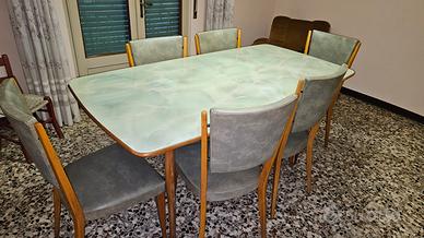 Tavolo  con piano in vetro + 6 sedie vintage