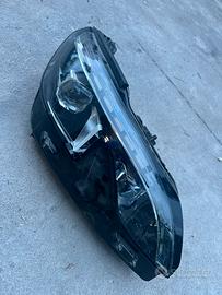 Faro led Peugeot 3008