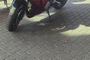  CBR 1000 rr