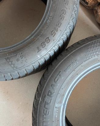 4 Gomme KUMHO invernali 185 65 r15 (seminuove)