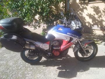 Transalp 700 ABS del 2012.