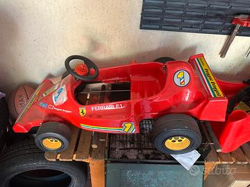 Macchina bambino a pedali Ferrari Vintage
