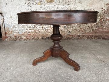 Tavolo rotondo in noce