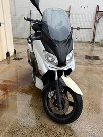 Xmax 125