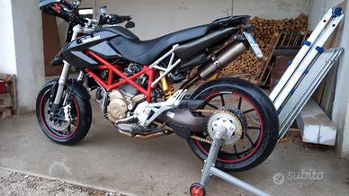 ducati hypermotard 1100