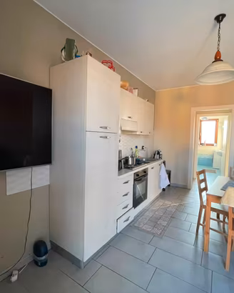 Cucina completa di frigo e forno