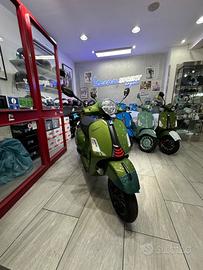 Piaggio Vespa 310 GTS hpe super sport 2026 verde r