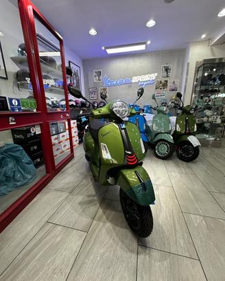 Piaggio Vespa 310 GTS hpe super sport 2026 verde r
