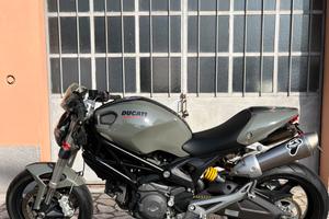 Ducati Monster 696