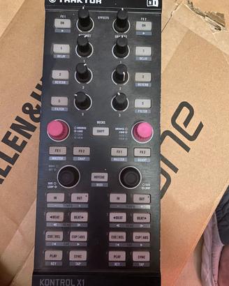 Native Instruments Kontrol X1