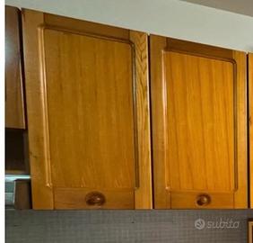 Pensili cucina con ante in legno