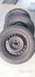 set gomme invernali 215/60/16 99H per 500x