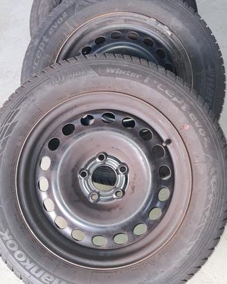 set gomme invernali 215/60/16 99H per 500x